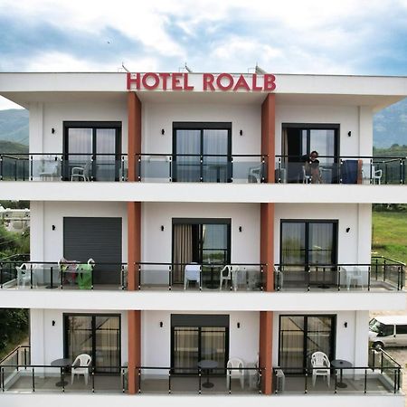 Hotel Roalb Radhimë Extérieur photo