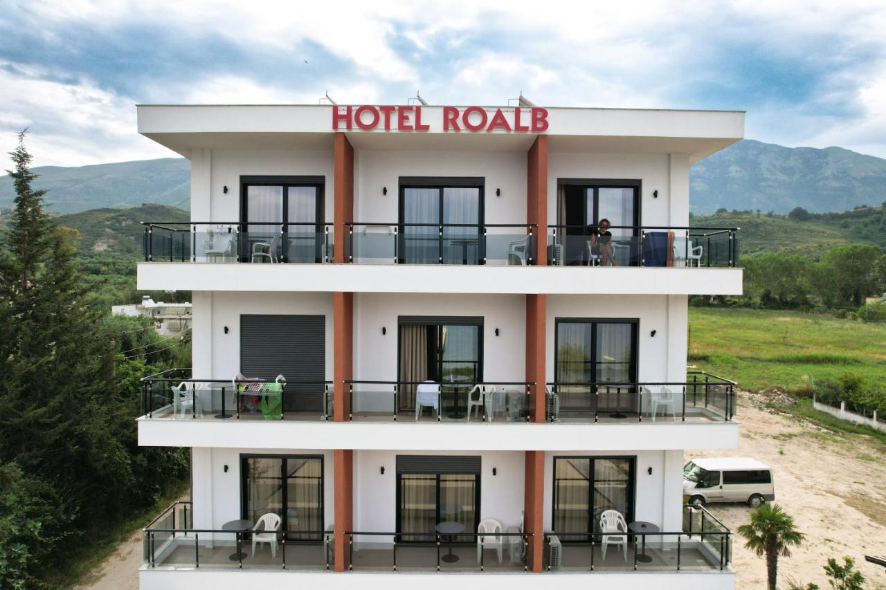 Hotel Roalb Radhimë Extérieur photo