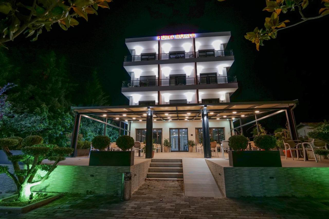 Hotel Roalb Radhimë Extérieur photo