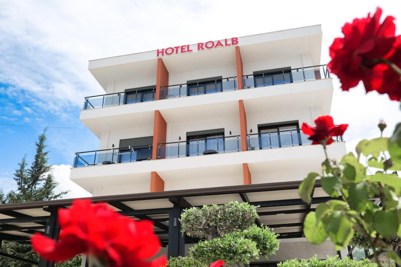 Hotel Roalb Radhimë Extérieur photo