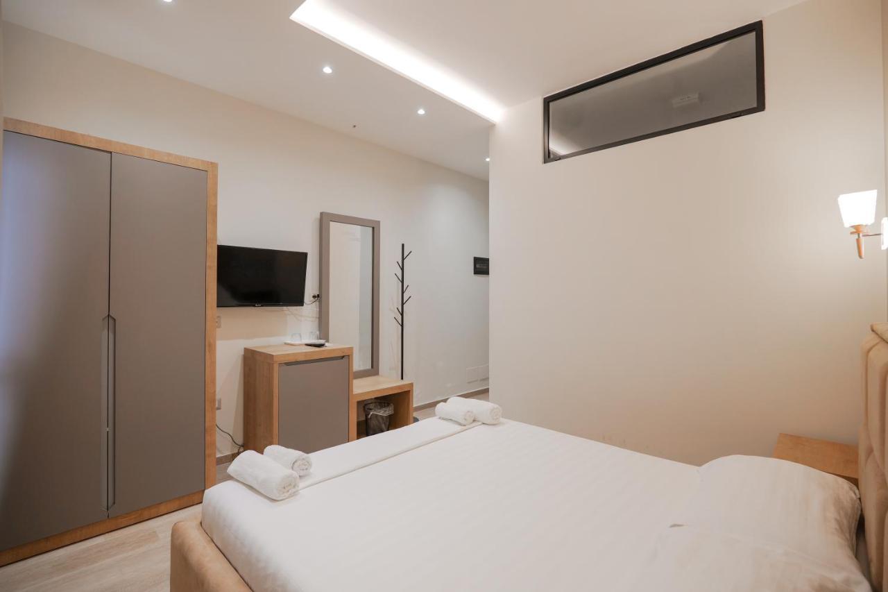 Hotel Roalb Radhimë Extérieur photo