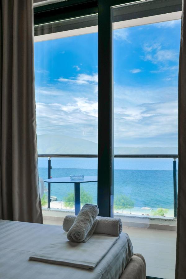 Hotel Roalb Radhimë Extérieur photo