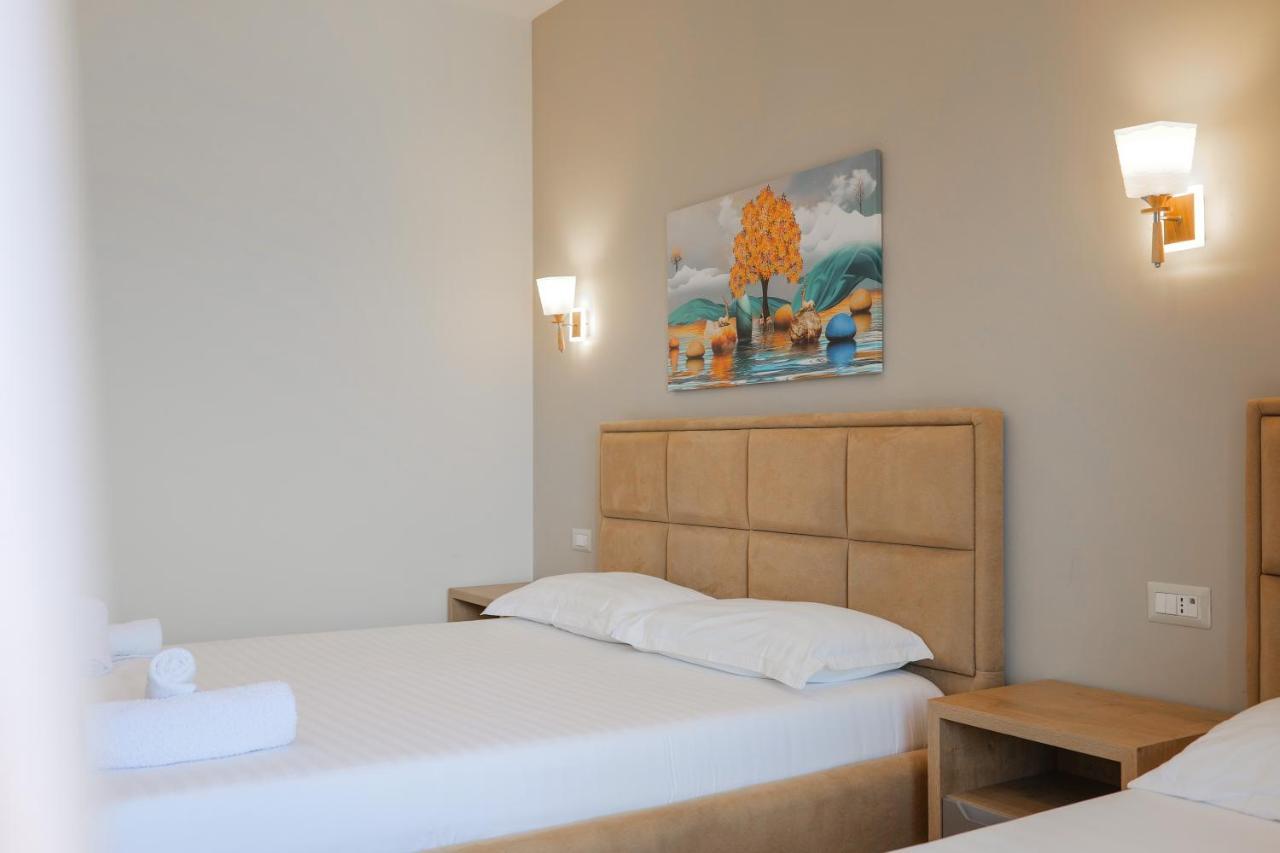 Hotel Roalb Radhimë Extérieur photo